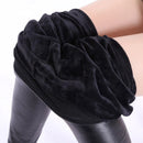 Calça Legging de Couro Fosca Peluciada Zaara