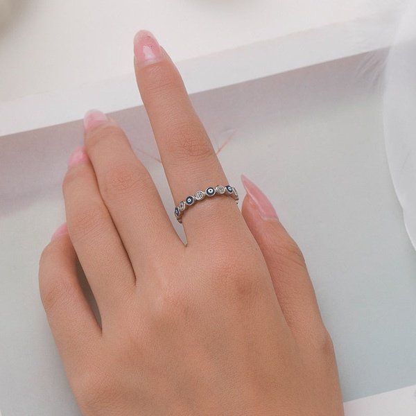 Anel Pontos de Zircônia e Olho Grego Prata