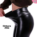 Calça de Couro Aveludada - Hotleg + Brinde Surpresa Exclusivo