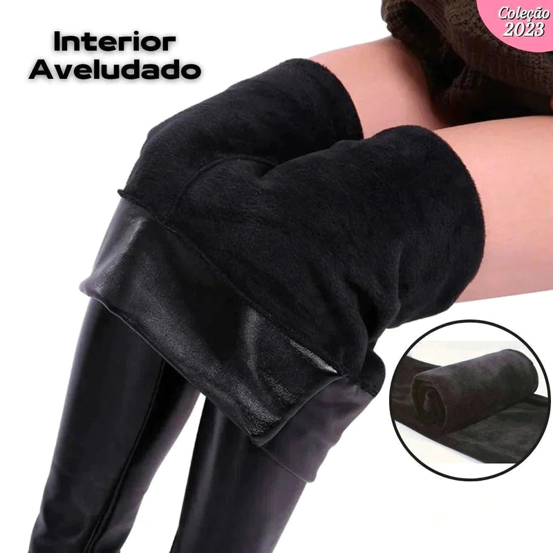 Calça de Couro Aveludada - Hotleg + Brinde Surpresa Exclusivo